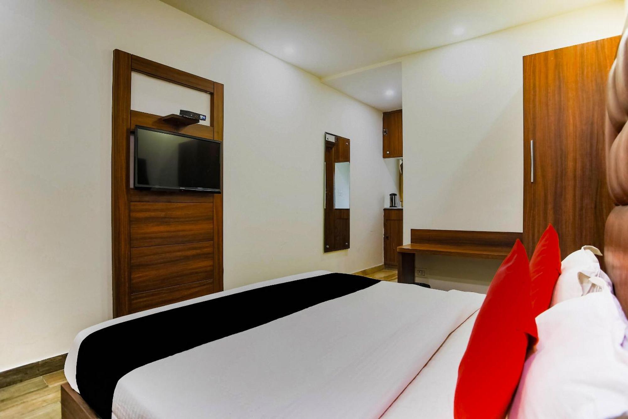 Collection O The Kailash Dev Hotel นิวเดลี ภายนอก รูปภาพ